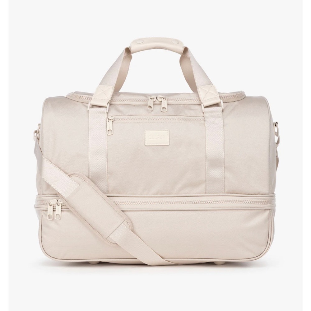 CALPAK LUGGAGE – Stevyn Drop-Bottom Duffel Bag PALM LEAF